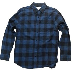 - Men Medium Weather Proof Black and Dark Blue long sleeve flannel